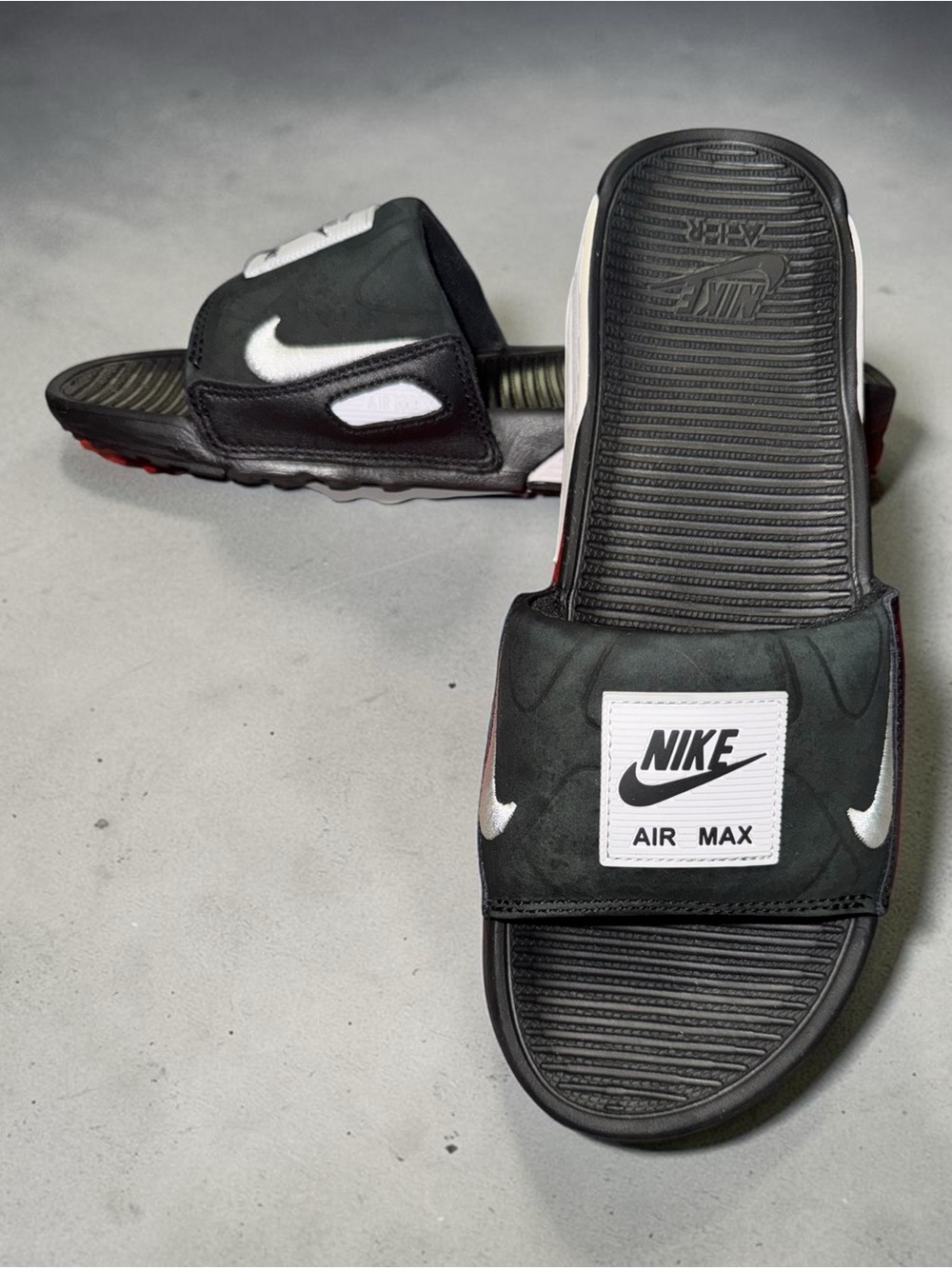 Nike Air Max Black & White Slides – Sporty Retro Style